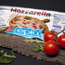 Mozzarella for pizza 1 kg.