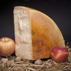 Parmigiano Reggiano DOP, 1/8 pie, 22 months.